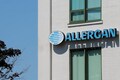 Allergan lifts earnings target, says no drug price hikes this year