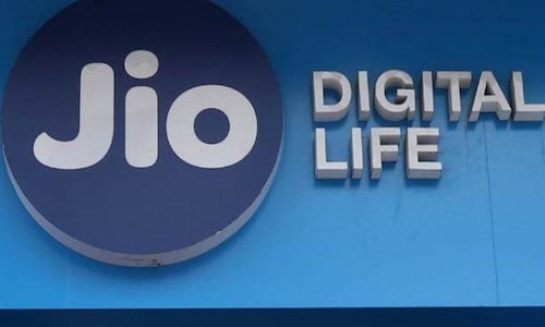 Reliance Jio Happy New Year Offer returns with 100% cashback on Rs 399 recharge