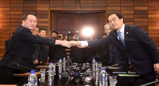 Two Koreas plan third summit of Kim, Moon next month