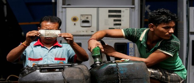 Fuel prices continue to soar, Petrol at Rs 91.20/litre in Mumbai