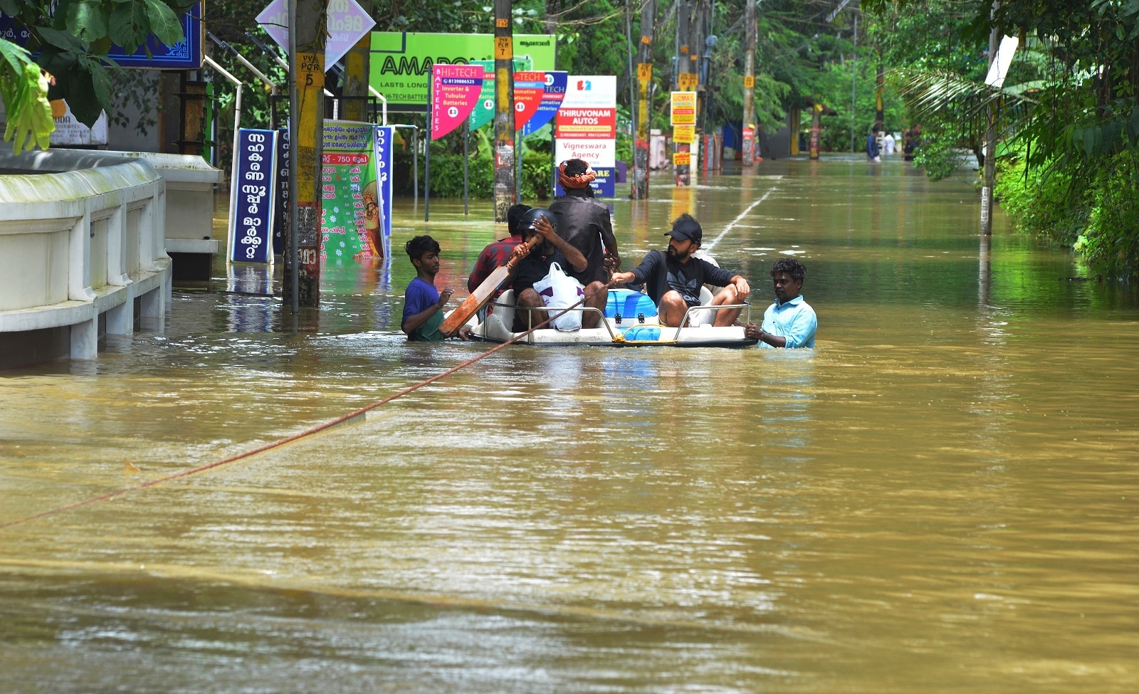 Thousands Await Rescue In Kerala Amid Deadly Floods