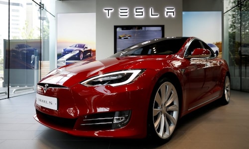 Tesla says working on China import hiccup
