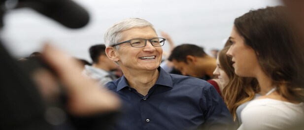 Apple CEO Tim Cook urges Bloomberg to retract spy chip story