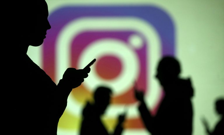 Instagram moves into e-commerce with shopping button