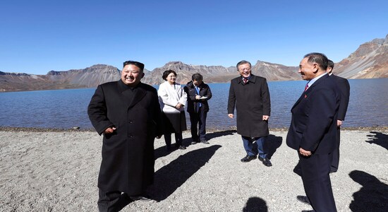 Moon Jae-in, Kim Jong Un visit crater lake on Mount Paektu