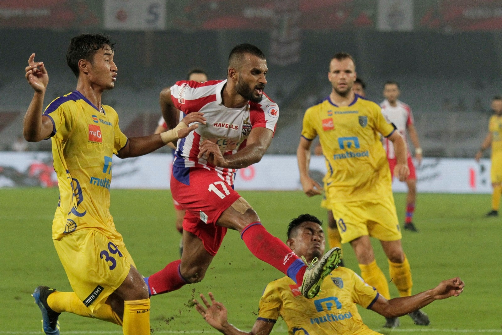 Indian Super League Kerala Blasters Beat AtlÉtico De Kolkata In Season Opener