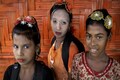 Rohingya girls find joy in elaborate makeup