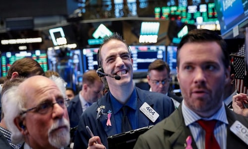 Wall Street gains after strong earnings from blue-chips