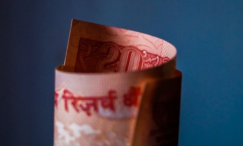 Rupee opens at 2-week high of 73.34 against US dollar