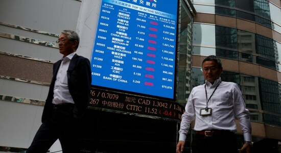 Asian stocks retreat as lacklustre China, US data weigh