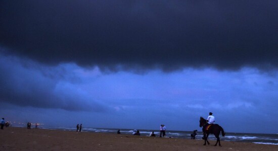 Severe cyclonic storm 'Gaja' kills 10 in Tamil Nadu; 80,000 evacuated