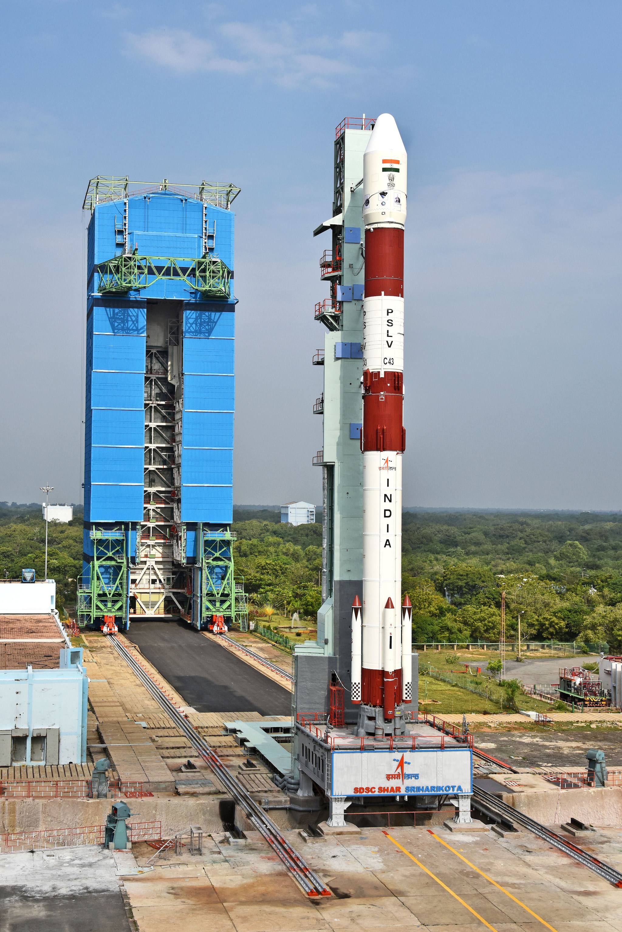 isro-launches-pslv-c43-with-country-s-hysis-30-foreign-satellites