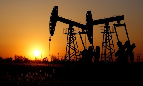 Crude prices fall after steep US stock build