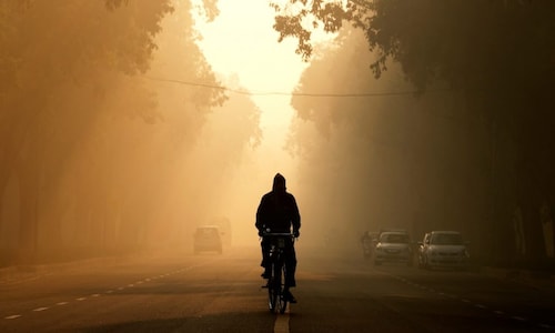 As temperatures fall, air quality worsens in New Delhi