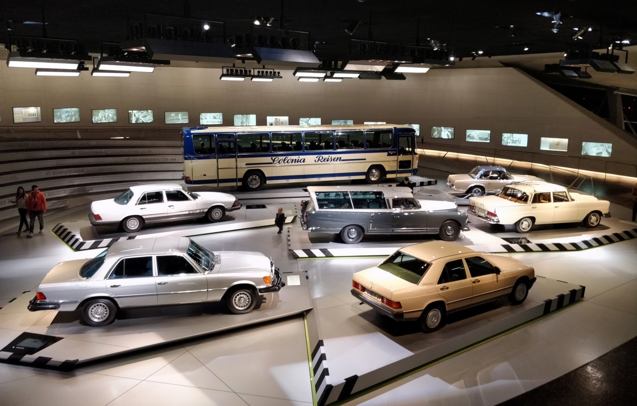 A virtual tour of the Mercedes-Benz Museum in Stuttgart, Germany ...