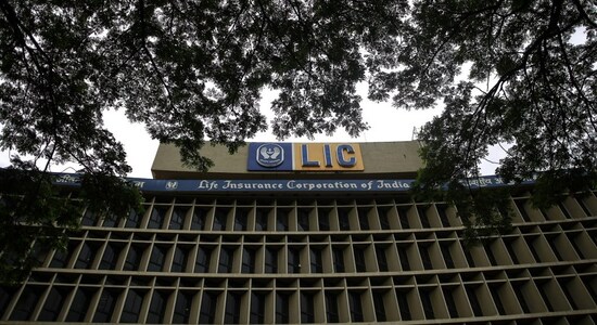 LIC Tech Term (Plan 854): A new term plan available only online