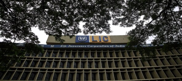 LIC's wealth in PSBs eroded by Rs 17,000 crore in a year, says report