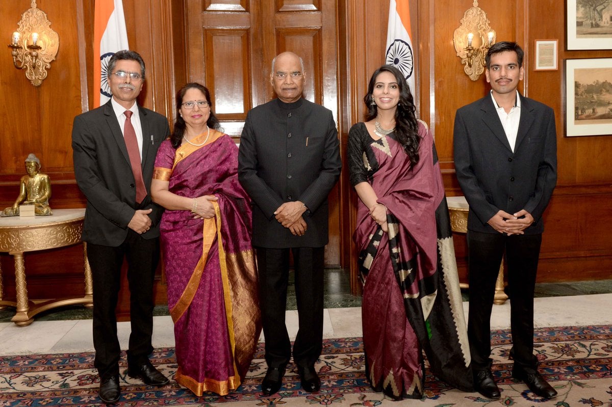 Nishtha with her family at Rashtrapati Bhawan at a meeting with the President of India Ram Nath Kovind