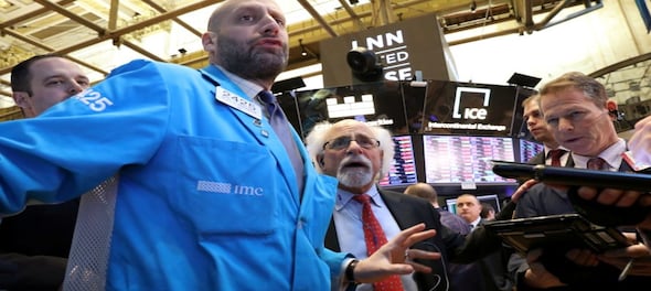 Wall Street sinks for third day as healthcare, energy slump