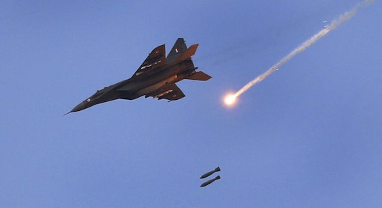 MiG-27 fighter jet crashes in Rajasthan