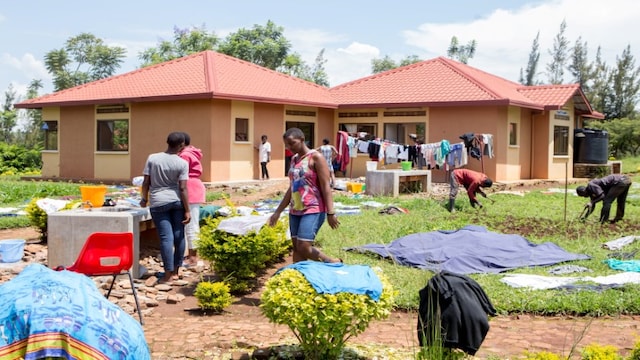 Siblings Rwanda Now grown up: The Rwandan genocide orphans who found a bigger family ...