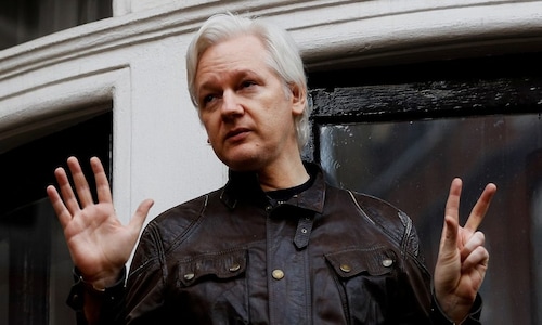 Wikileaks founder Julian Assange marries lawyer fiancée in London prison