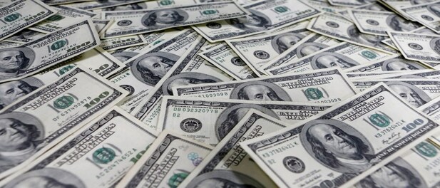 Dollar finds footing on US economy as euro falters