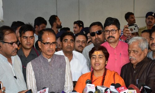 Election Commission to issue notice to Pragya Thakur on her remarks against Hemant Karkare