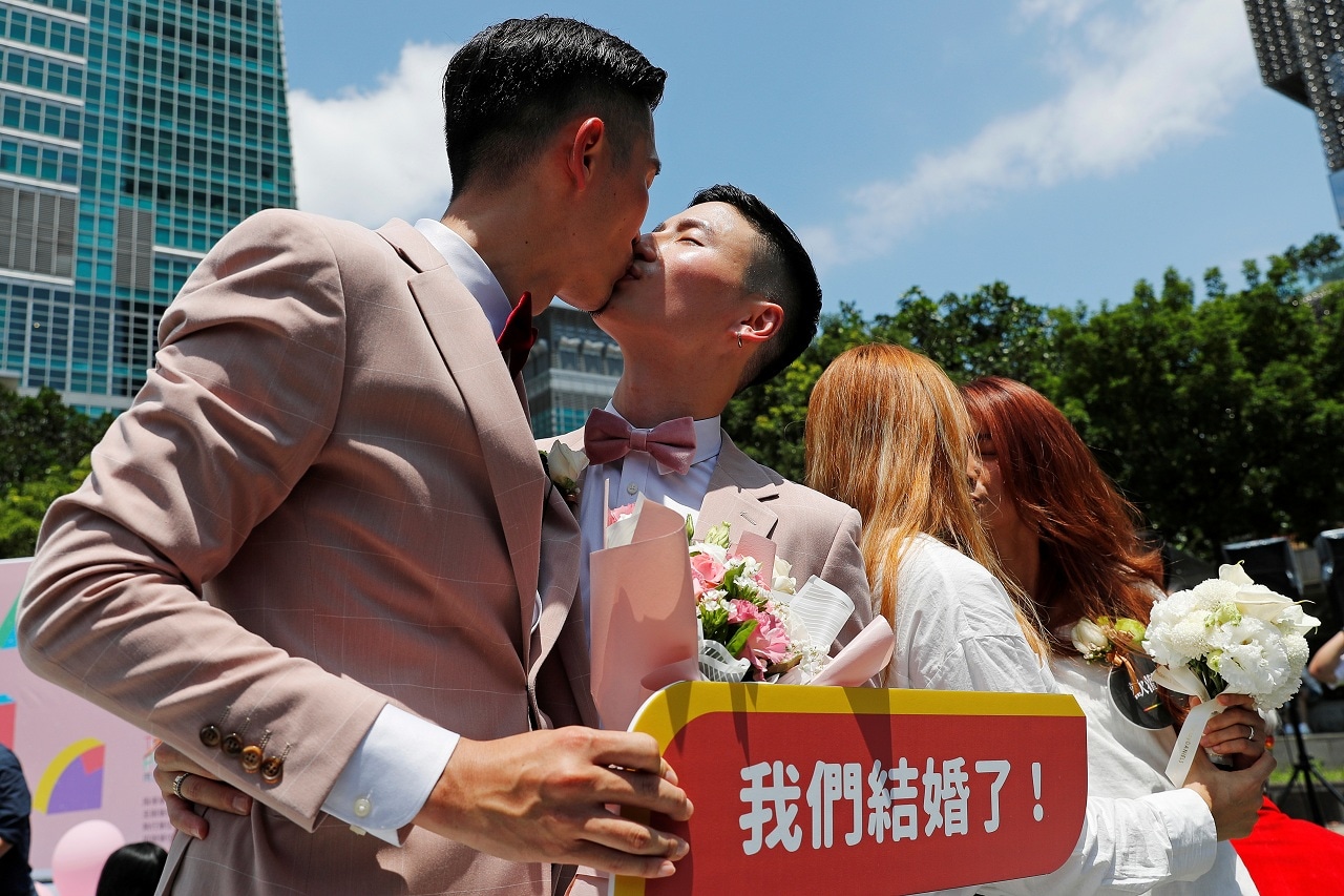 Taiwan Celebrates Asias First Same Sex Marriages As Couples Tie Knot 0531