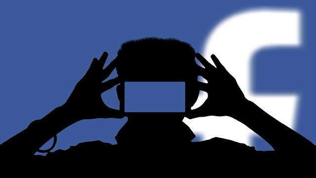 Facebook says video shows reach 720 million viewers - CNBC TV18