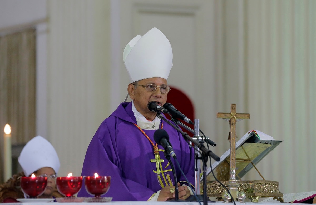 Catholics hold first Sunday Mass in Sri Lanka since terror attacks ...