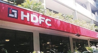 HDFC trims lending rate by 10 basis points