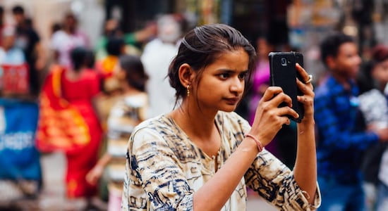 Many Indian women own a mobile phone, but don't use it. Here's a look at state-wise data