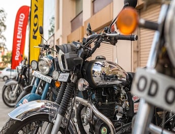 royal enfield second hand bike showroom