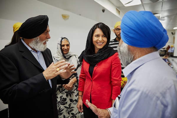 Tulsi Gabbard with Sikh supporters in California