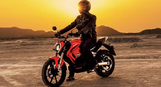 Revolt launches India’s first all-electric motorcycle RV400; pre-bookings begin on June 25