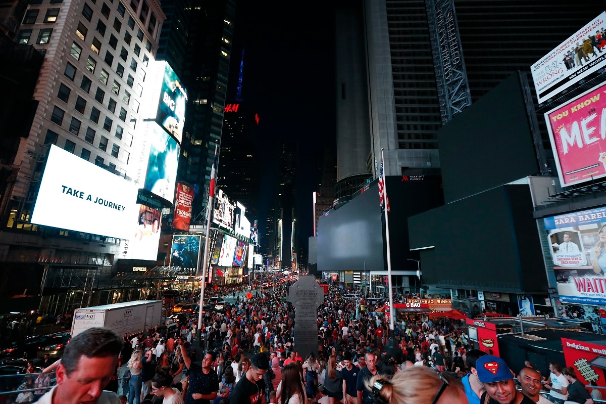 Thousands Left In The Dark During New York City Power Outage 7244