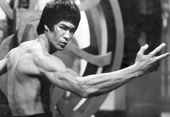 bruce lee kick photos