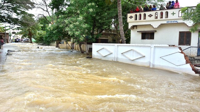 Red alert in south Karnataka as heavy rains predicted - CNBC TV18