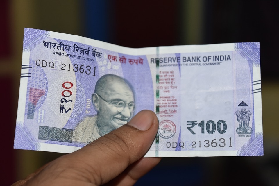 Rupee rises to 1-1/2 month high on foreign fund inflows