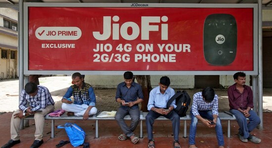 Reliance Jio tops 4G download speed chart; Vodafone tops upload speed chart in August: Trai