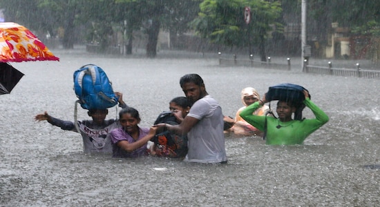 India monsoon rain rainfall water logging Mumbai flooding