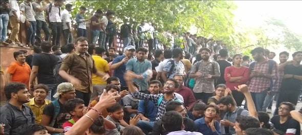 Students' protest against ICAI enters 4th day; Congress, AAP extend support