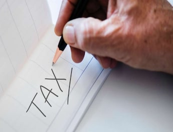 Old Vs new tax regime: Who should opt for which income tax regime