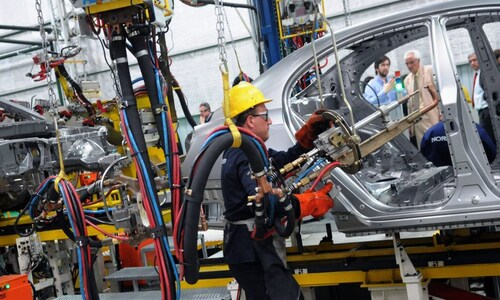 Auto industry not in position to make further investments for new norms: SIAM