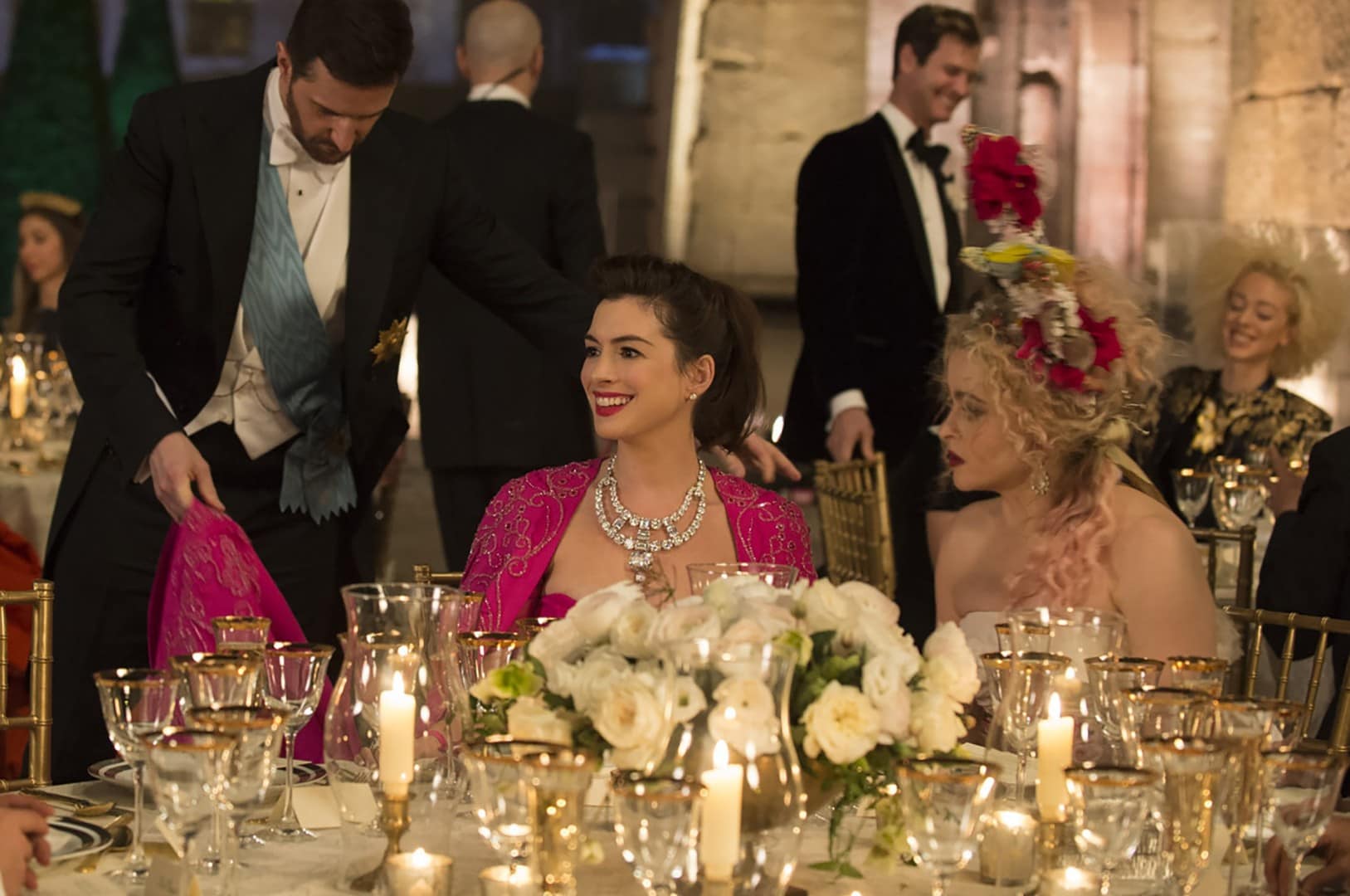 Anne Hathaway in Ocean’s 8 wearing a Cartier replica of the Nawanagar necklace