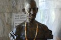 What would happen if Gandhi was alive today?