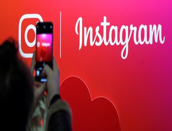 You will be able to copy formats from other Reels on Instagram soon, here's  how