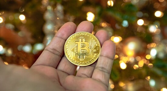 Bitcoins face pullback risk as US stocks ebb after 6-week rally