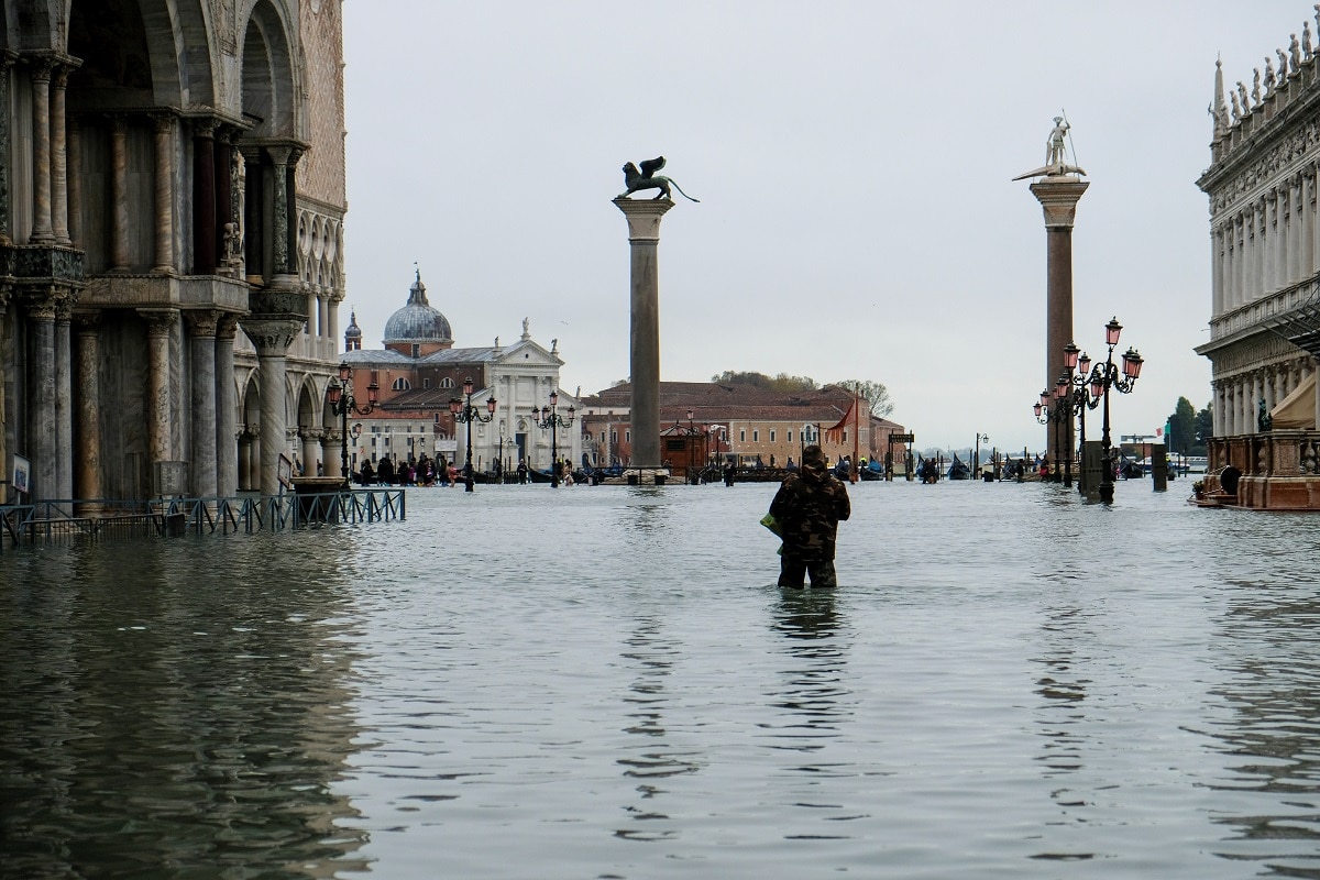 In Pictures: Venice devastated by second highest tide in history ...